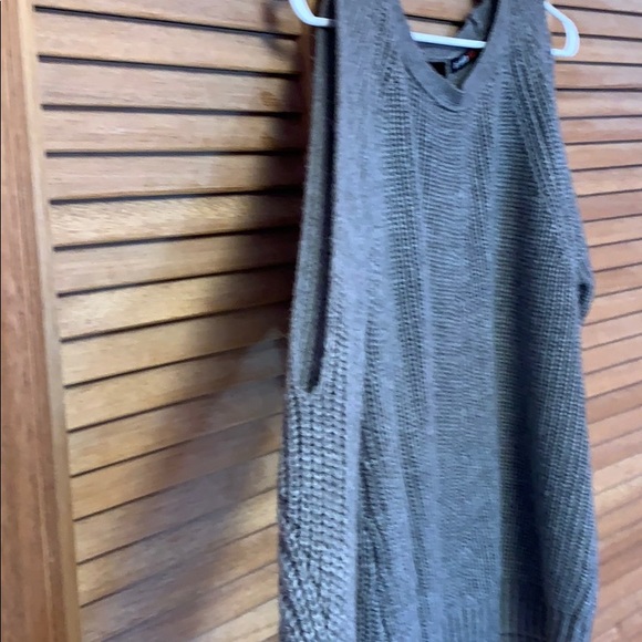 Sweater - Picture 2 of 4